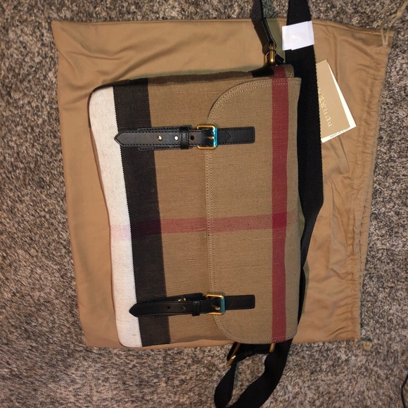 Burberry canvas messenger bag - Picture 3 of 3